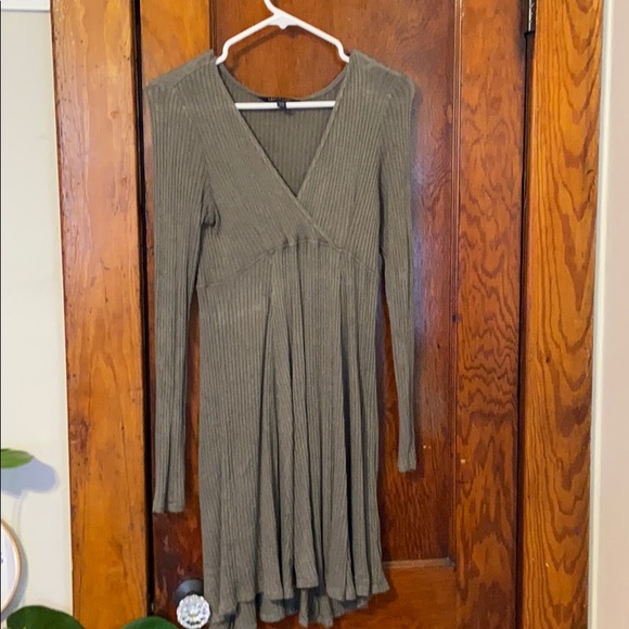American Eagle olive green dress - Picture 2 of 3